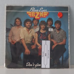 bzn,blue eyes